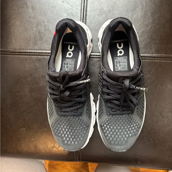 On Helion 6.5 never worn outside - Picture 3 of 4